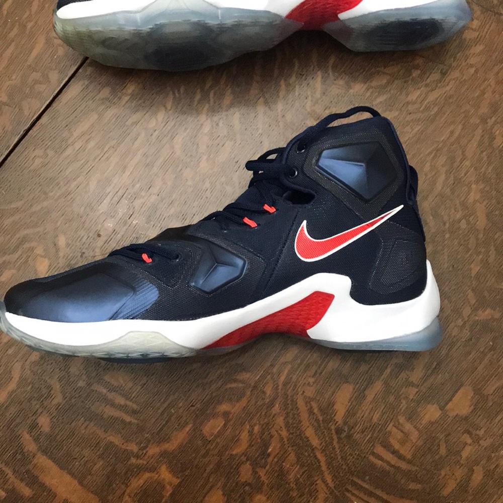 Lebron 13’s USA